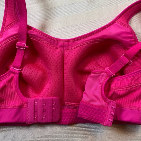 Champion Hot Pink Sports Bra Full Coverage Intimates Sz 36-39 C/D Back Closure - Picture 9 of 11